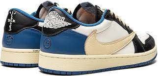 AIR JORDAN LOW OG X FRAGMENT X TRAVIS SCOTT